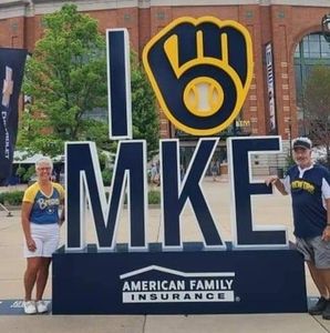 Meet your Posher, Laurie